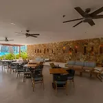 Nuevo, Lujoso y Exclusivo Vista a la Laguna 3BR