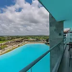 Nuevo, Lujoso y Exclusivo Vista a la Laguna 3BR