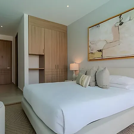 Nuevo, Lujoso Y Exclusivo Vista A La Laguna 3br Apartamento